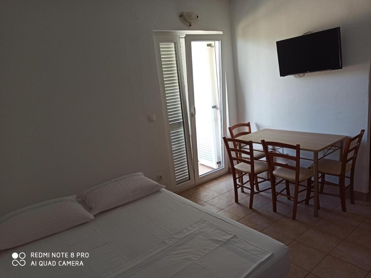 Boni02 Apartment Gdinj ภายนอก รูปภาพ