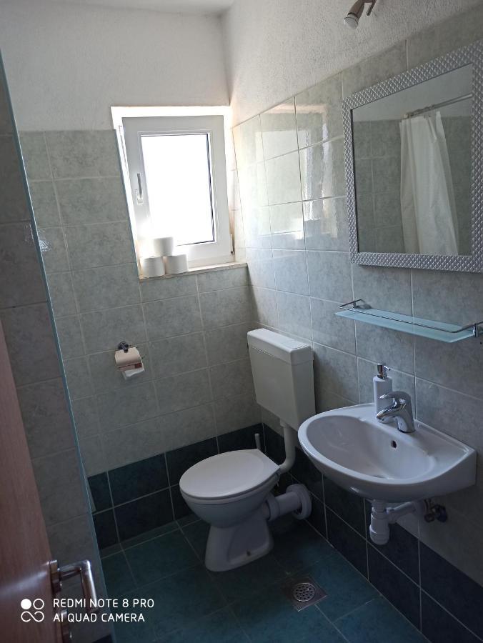 Boni02 Apartment Gdinj ภายนอก รูปภาพ