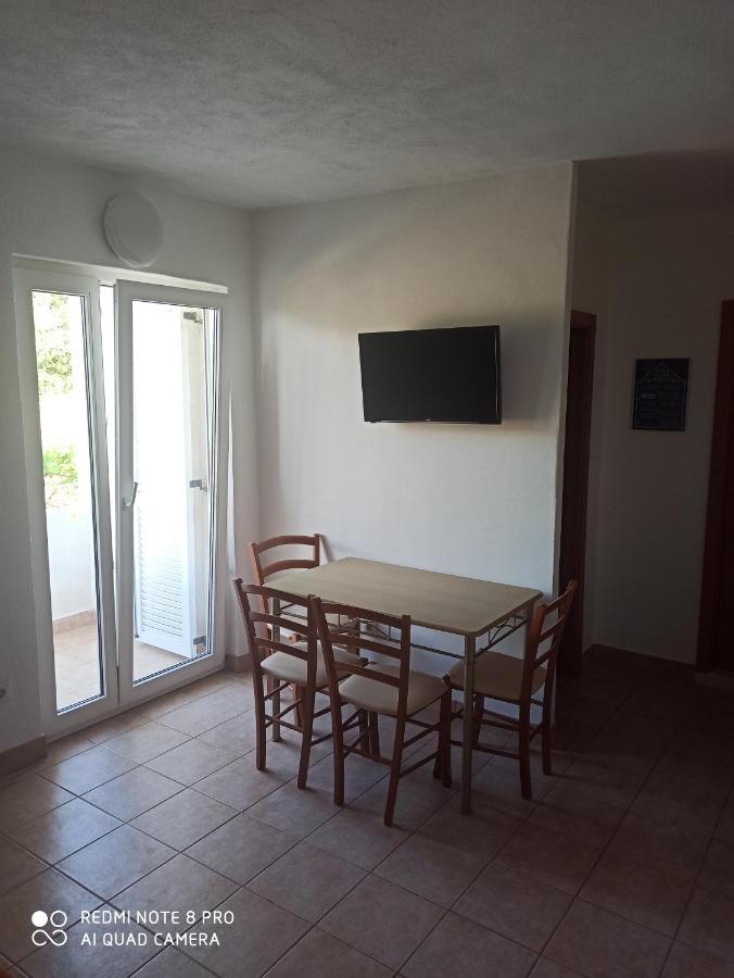 Boni02 Apartment Gdinj ภายนอก รูปภาพ
